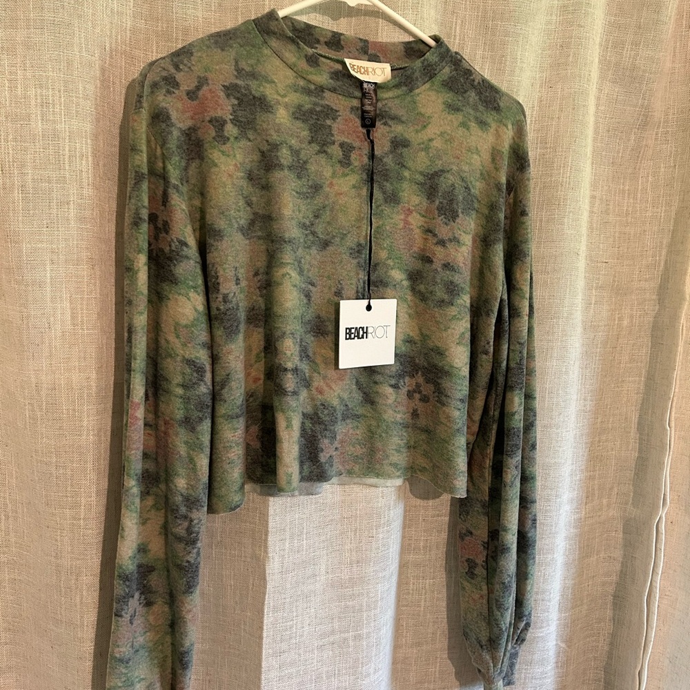 Beach Riot Green Camouflage Cropped Sweatshirt